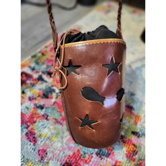 Barneys NY Leather Bucket Crossbody Bag Coastal Boho Designer Fish  Stars Tote - Picture 16 of 16